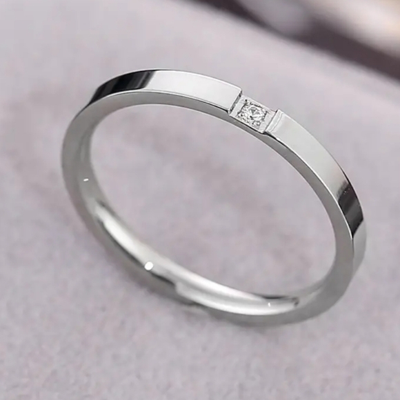 Jewelry - NWOT SZ 7, SILVER PLATED RING